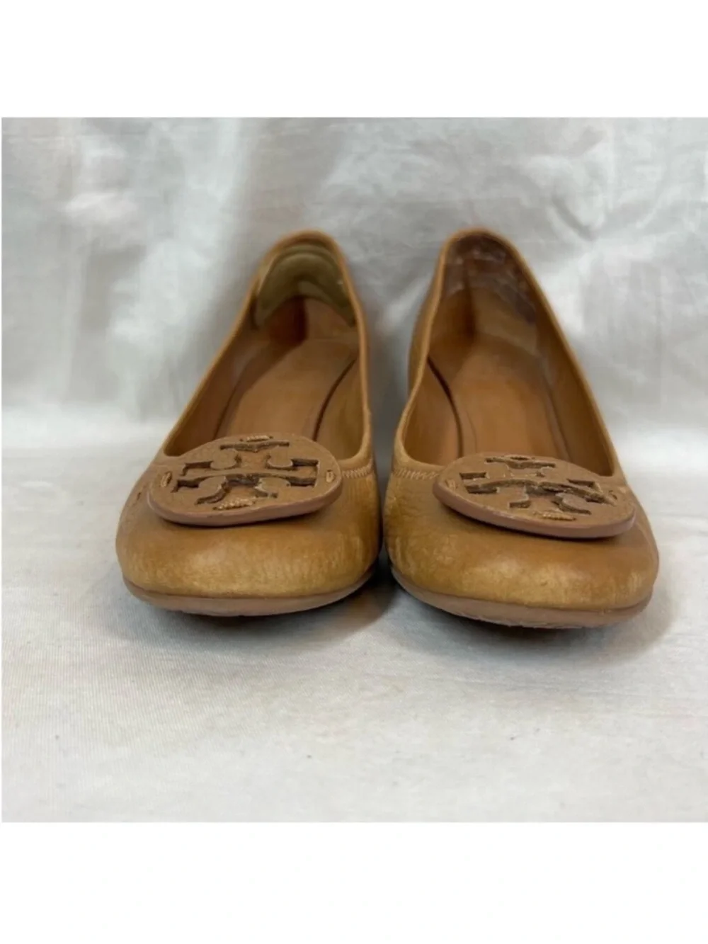 Tory Burch logo round toe brown leather wedge pump